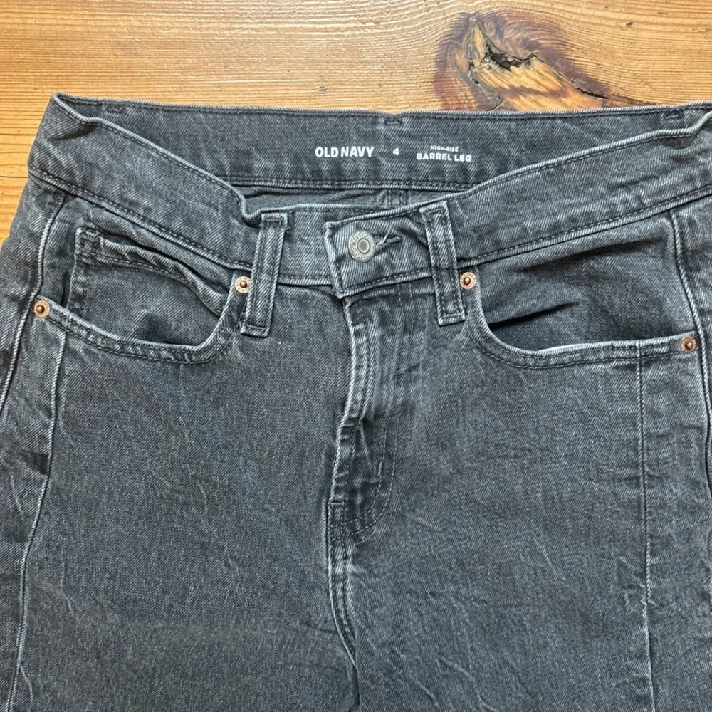 Old Navy Barrel Leg Jeans Women‎ Black Excellent High Rise Faded SIZE 4 - Picture 3 of 7